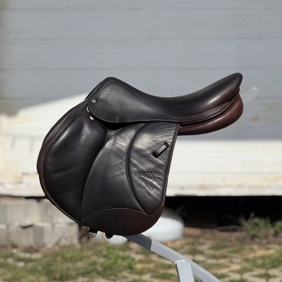 Конкурное седло для лошади Voltaire Palm Beach 17"