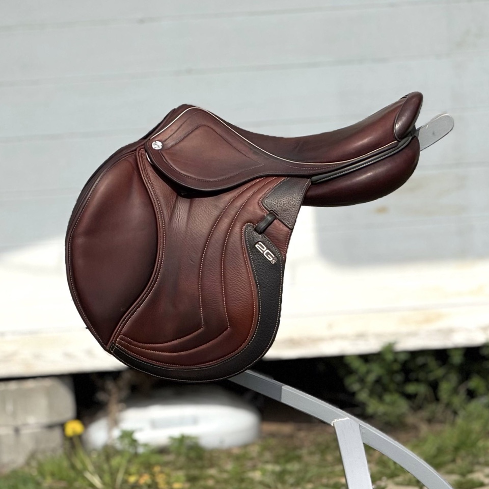Конкурное седло CWD 2GS Mademoiselle Carbon 17.5/3C
