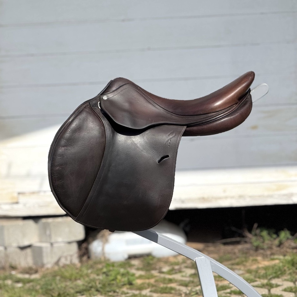 Конкурное седло Antares Classiqe 17,5"