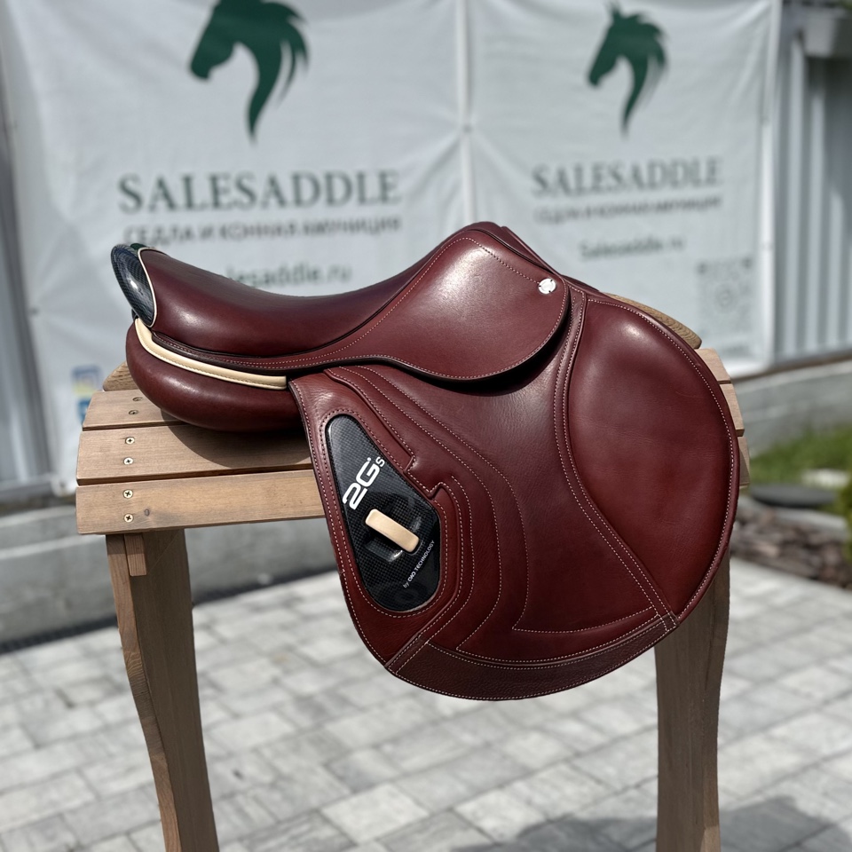 Конкурное седло CWD 2GS Carbon 17/2С с кремовой персонализацией