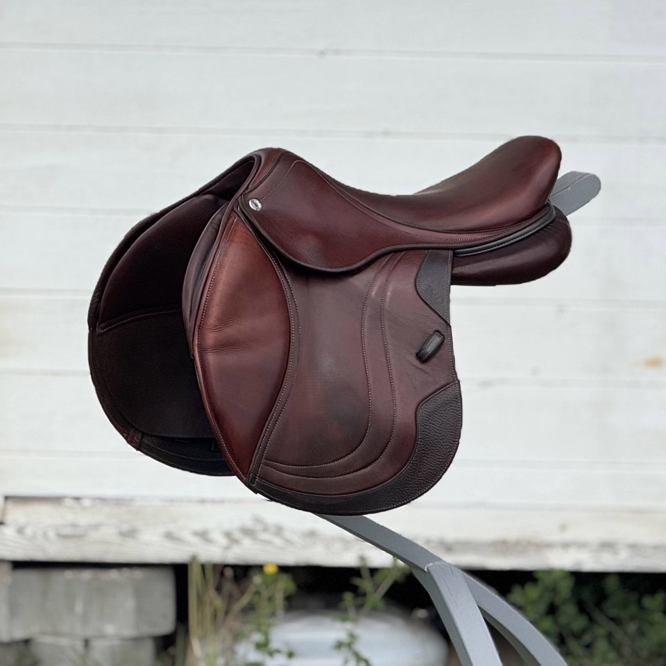Конкурное седло CWD SE02 17/2L