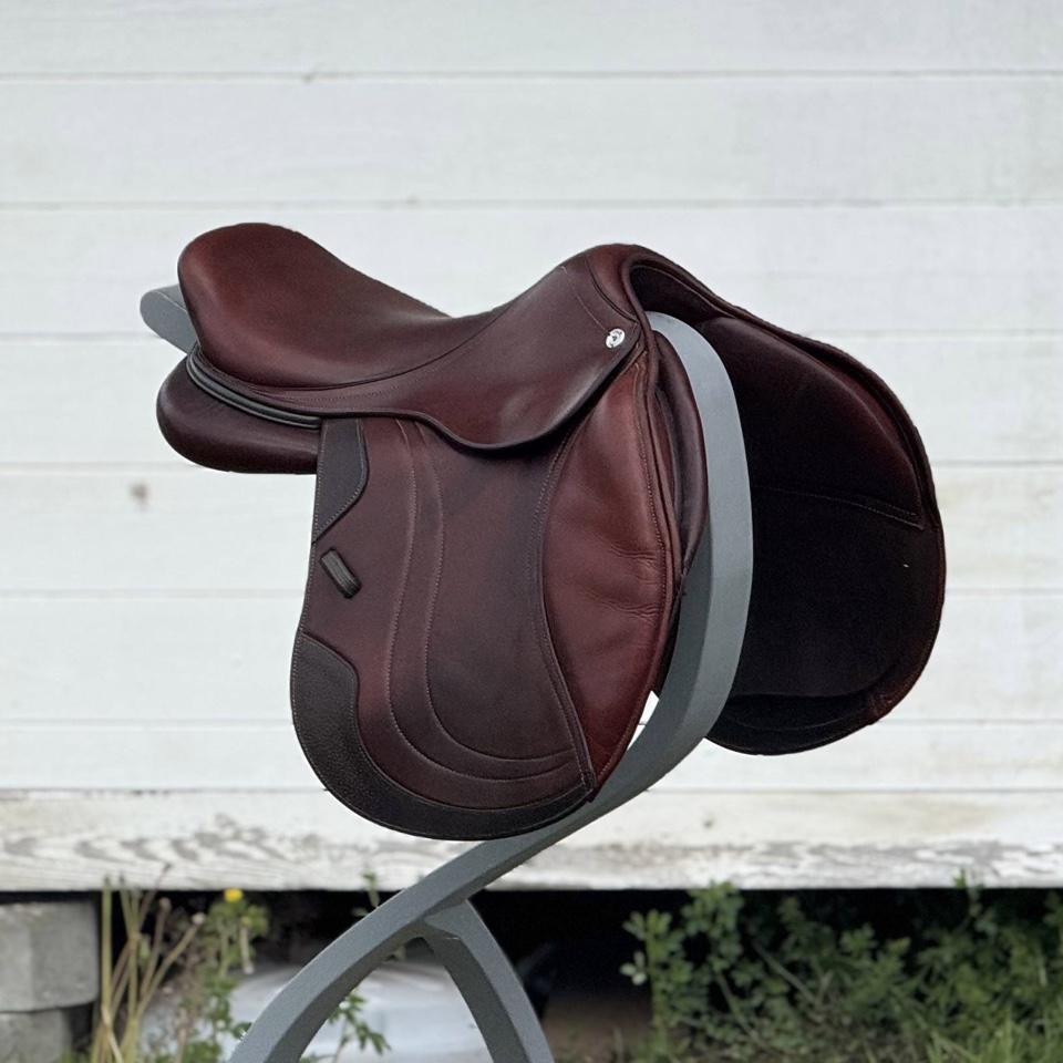 Конкурное седло CWD SE02 17/2L